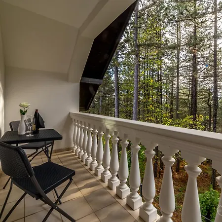 View Kaludjerske Bare